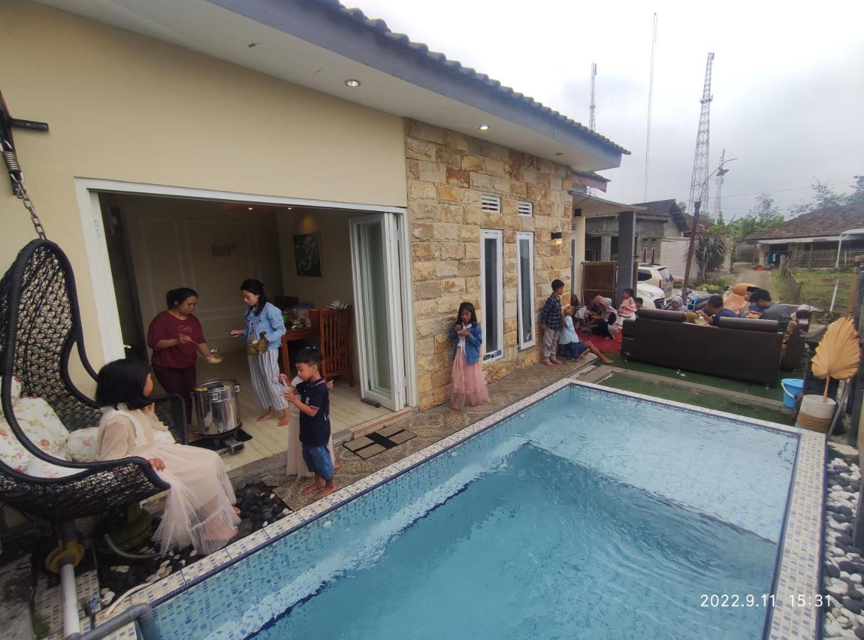 Puncak Pinus And Pool Vila Batu  Exterior foto